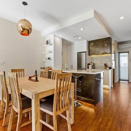 Sleek Modern Pad Next To Spark Arena Free Parking Auckland Extérieur photo