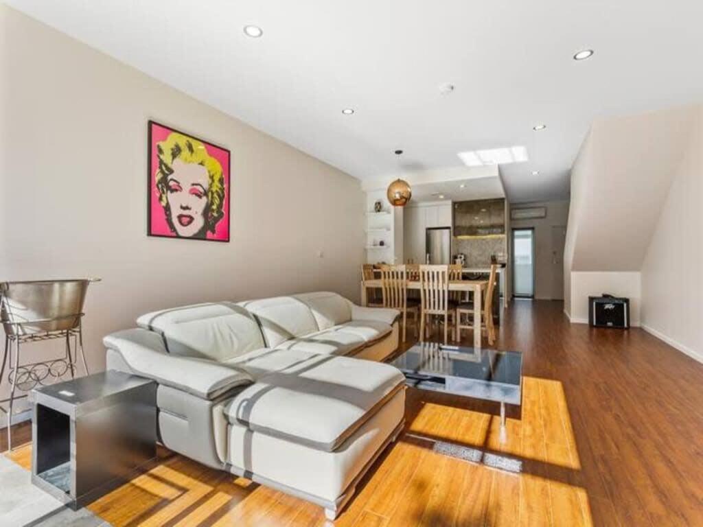 Sleek Modern Pad Next To Spark Arena Free Parking Auckland Extérieur photo